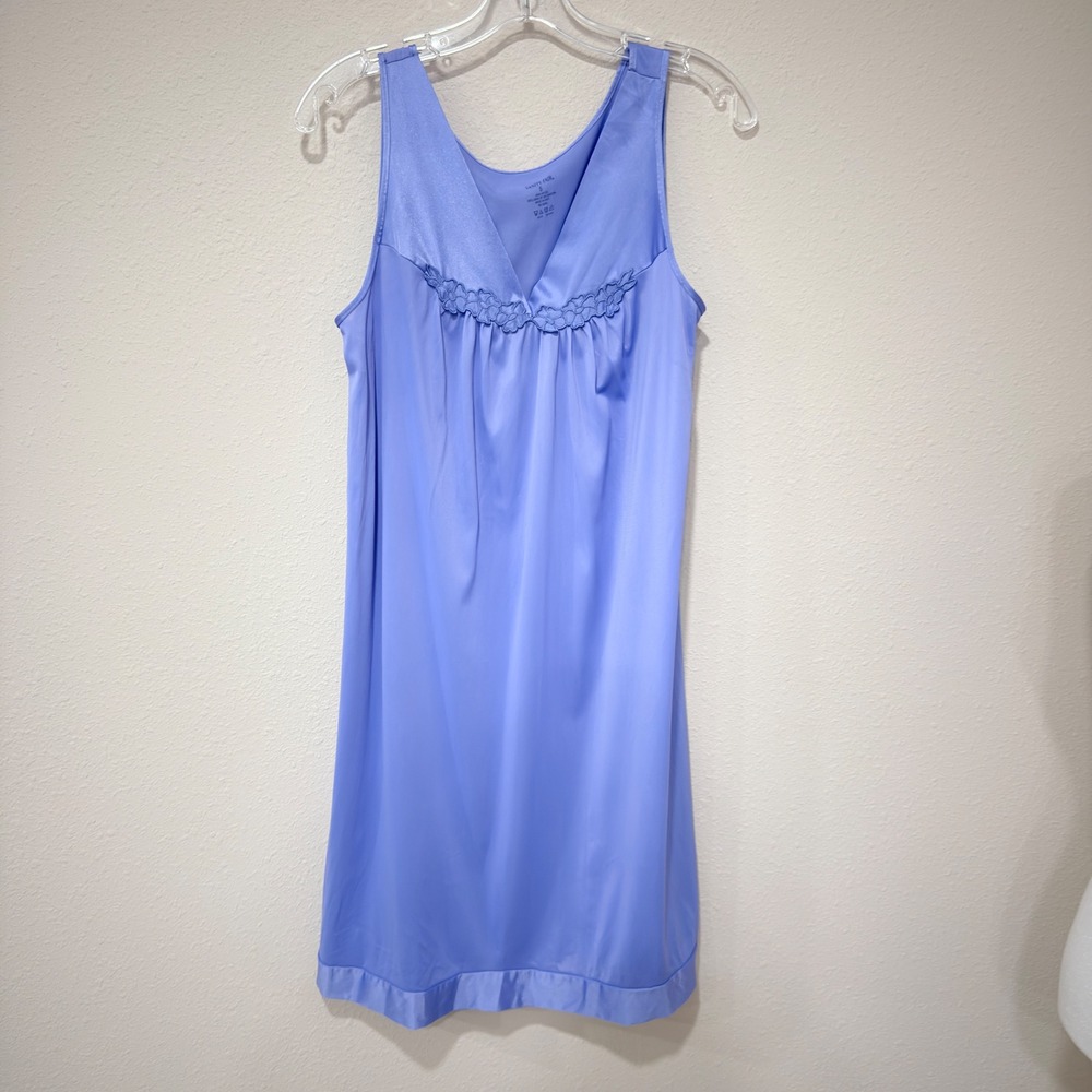 Vanity Fair Nightgown S Purple Embroidered V-Neck